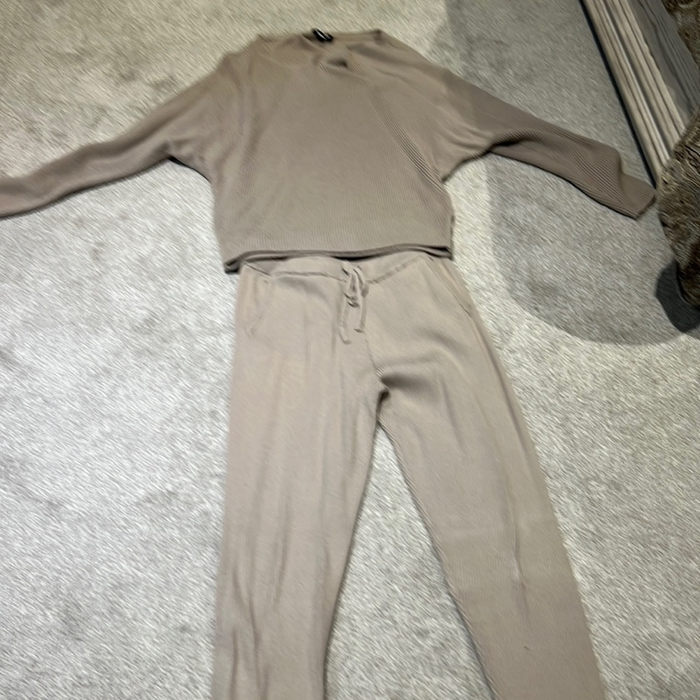 Express taupe jogger & sweater  in medium